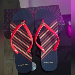 Tory Burch Thin Flip Flop Women's Size 7  Red and Navy Brush Striped 600